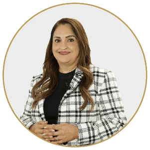 Mtra. María Enedelia Hernández Campos, docente sobre desafíos del sistema educativo mexicano en posgrados de Educación